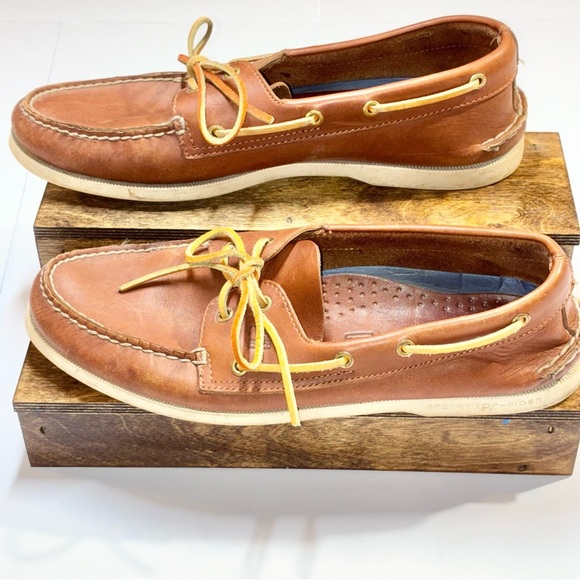 Sperry Top Sider Men's Authentic 2-Eye Boat Shoe, Size 12M Tan Brown Preppy - Picture 2 of 9